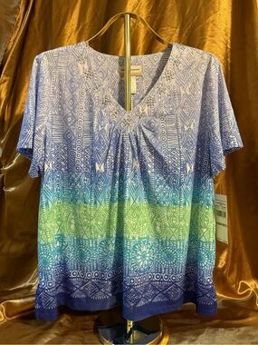 Alfred Dunner Blue, Teal & Green Ombre Geometric V-Neck Short Sleeve Top